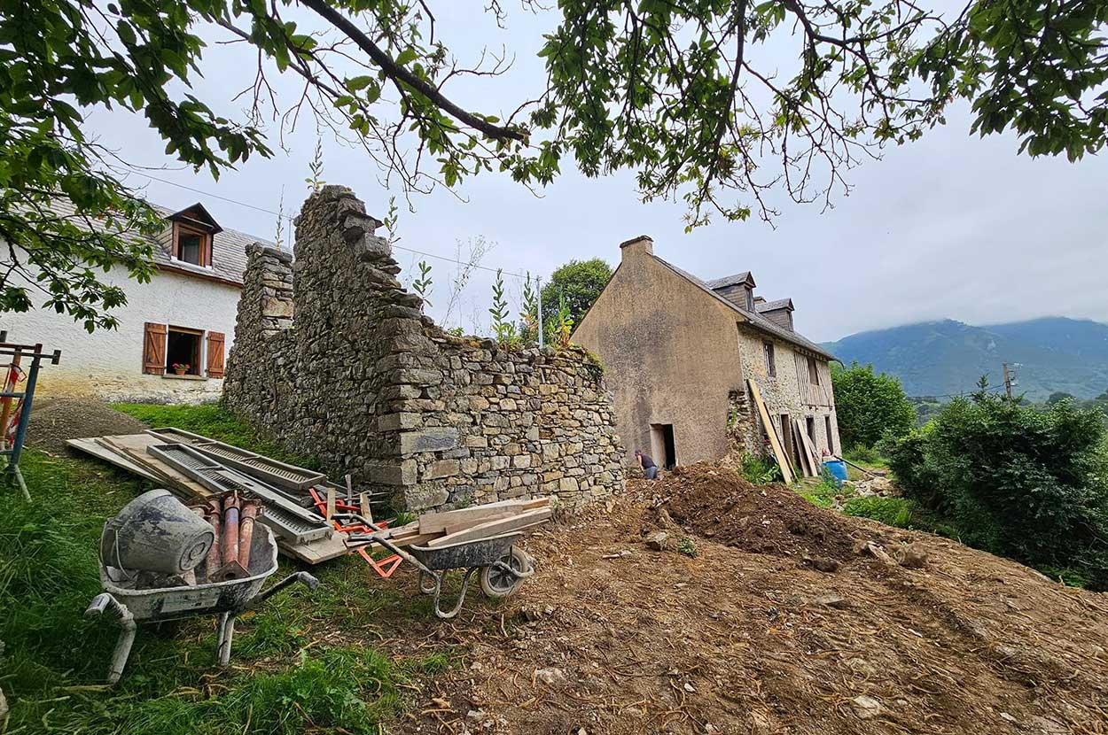 Création de mur en pierre 65, Création de mur en pierre Bagnères-de-Bigorre, Entreprise de maçonnerie 65, Entreprise de maçonnerie Bagnères-de-Bigorre, Location de matériel 65, Location de matériel Bagnères-de-Bigorre, Maçon 65, Maçon Bagnères-de-Bigorre, Rénovation de maison 65, Rénovation de maison Bagnères-de-Bigorre, Rénovation de mur en pierre 65, Rénovation de mur en pierre Bagnères-de-Bigorre