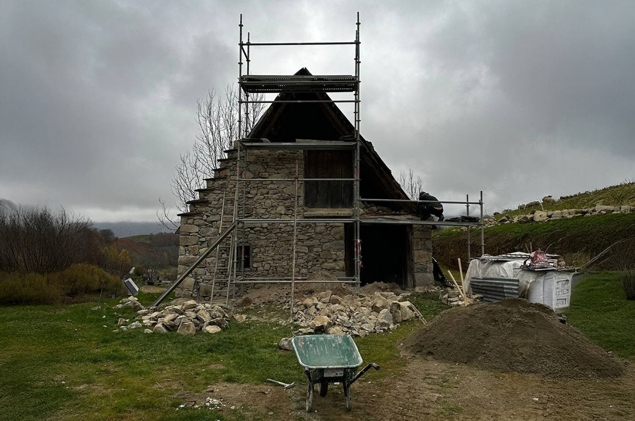 Création de mur en pierre 65, Création de mur en pierre Bagnères-de-Bigorre, Entreprise de maçonnerie 65, Entreprise de maçonnerie Bagnères-de-Bigorre, Location de matériel 65, Location de matériel Bagnères-de-Bigorre, Maçon 65, Maçon Bagnères-de-Bigorre, Rénovation de maison 65, Rénovation de maison Bagnères-de-Bigorre, Rénovation de mur en pierre 65, Rénovation de mur en pierre Bagnères-de-Bigorre