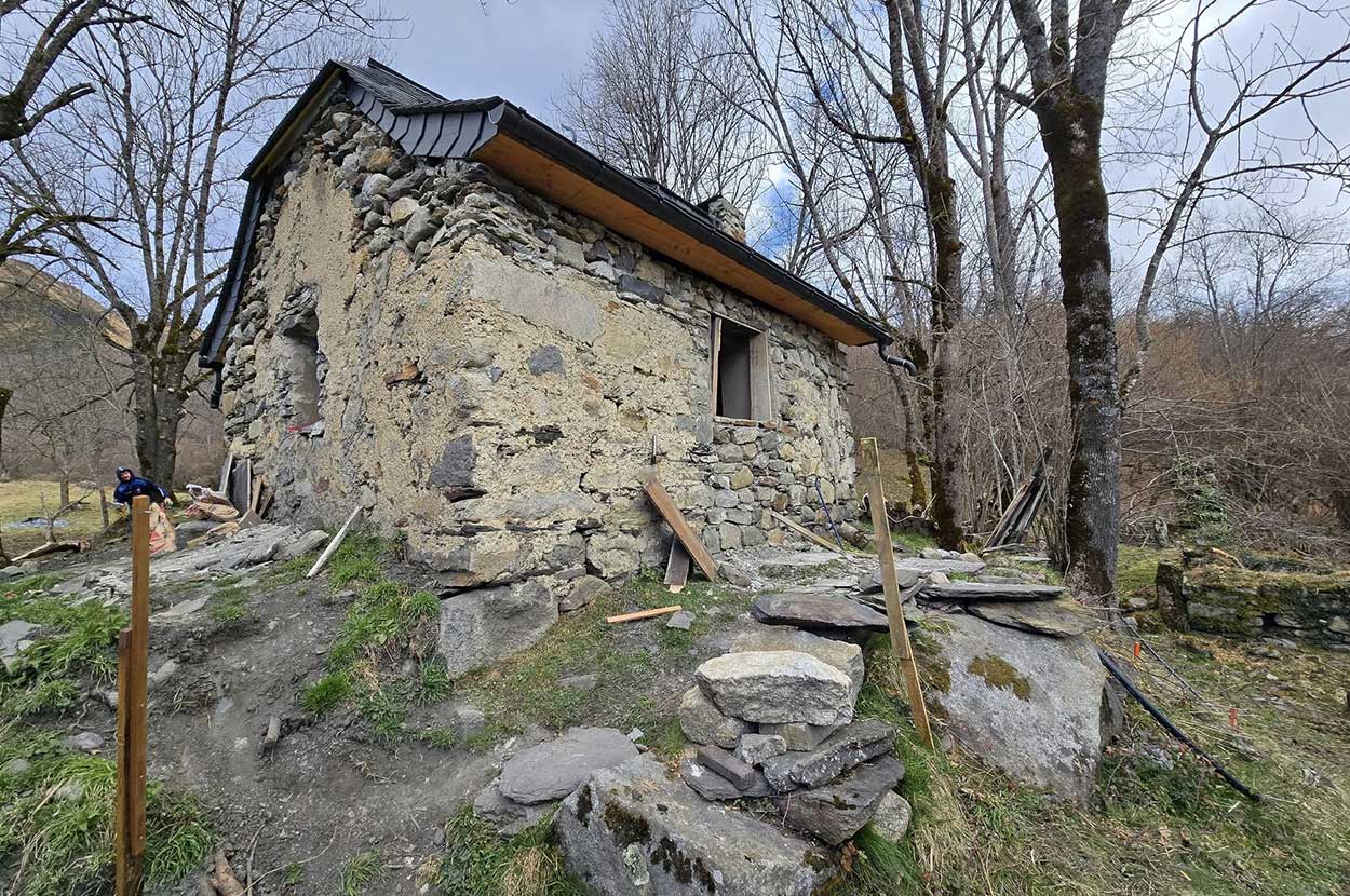 Création de mur en pierre 65, Création de mur en pierre Bagnères-de-Bigorre, Entreprise de maçonnerie 65, Entreprise de maçonnerie Bagnères-de-Bigorre, Location de matériel 65, Location de matériel Bagnères-de-Bigorre, Maçon 65, Maçon Bagnères-de-Bigorre, Rénovation de maison 65, Rénovation de maison Bagnères-de-Bigorre, Rénovation de mur en pierre 65, Rénovation de mur en pierre Bagnères-de-Bigorre